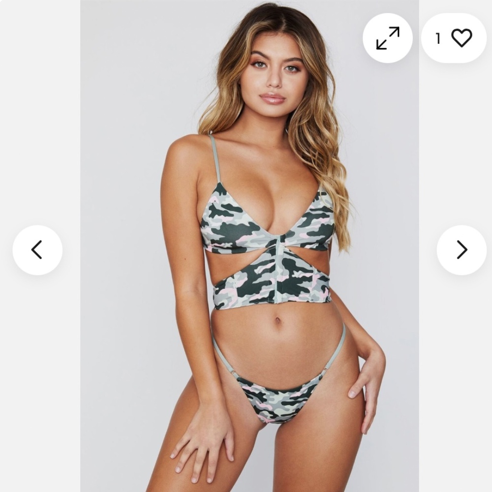 FRANKIE'S BIKINIS CAMO BIKINI BOTTOM SMALL